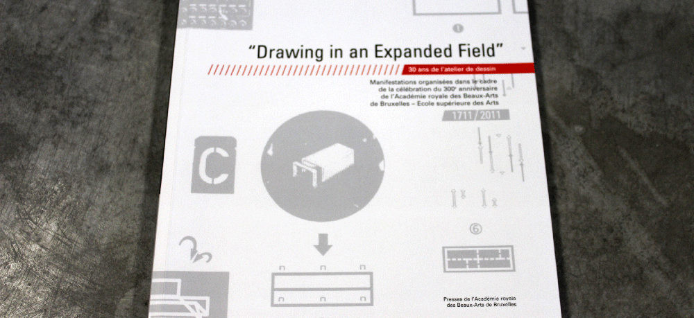 Drawing in an expended field